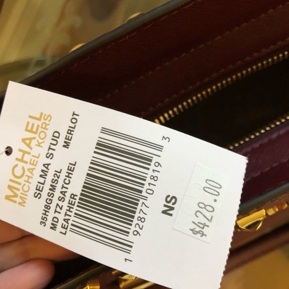 Authentic Michael Kors studded medium Selma handba - Picture 7 of 8